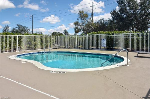Oak Crest Villas, 5360 Glenlivet Rd, Fort Myers, Florida 33907, image 1