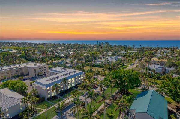 Town Manor At Olde Naples, 1021 S 3rd St #206, Naples, Florida 34102, image 1