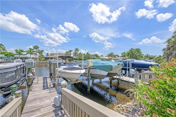 Bear's Paw, 424 Wildwood Ln #424, Naples, Florida 34105, image 1