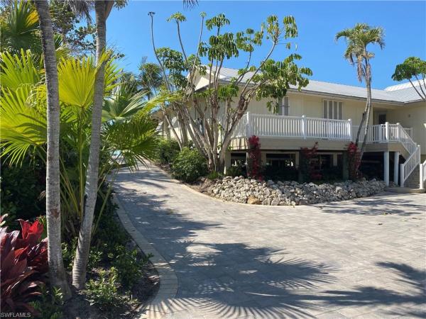 Olde Naples, 1 S 3rd Ave, Naples, Florida 34102, image 1