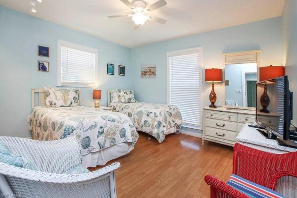 Seashells Of Sanibel, 2840 Gulf Dr #33, Sanibel, Florida 33957, image 1
