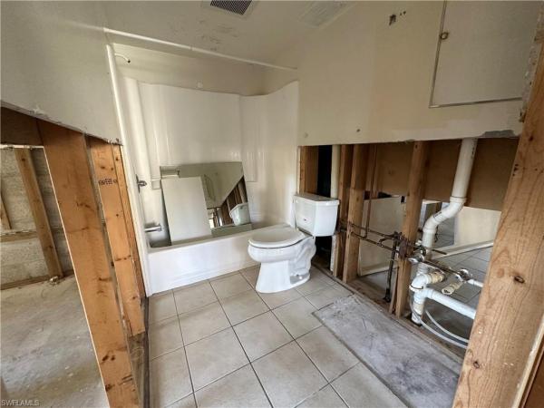 Gladiolus Gardens, 8135 Country Rd #104, Fort Myers, Florida 33919, image 1
