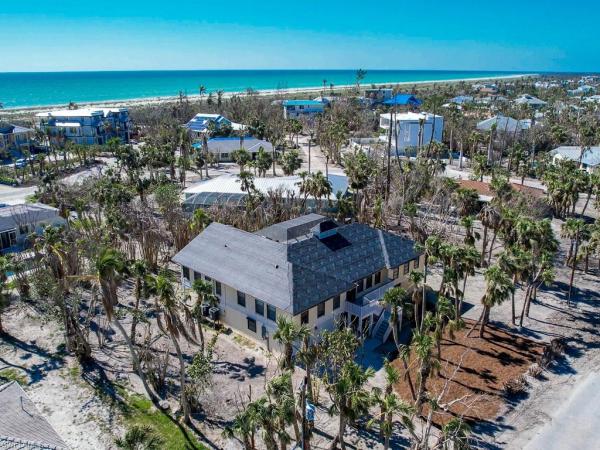 Chateaux Sur Mer, 4677 Rue Byu, Sanibel, Florida 33957, image 1
