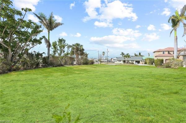Siesta Isles, 18115 Cutlass Dr, Fort Myers Beach, Florida 33931, image 1