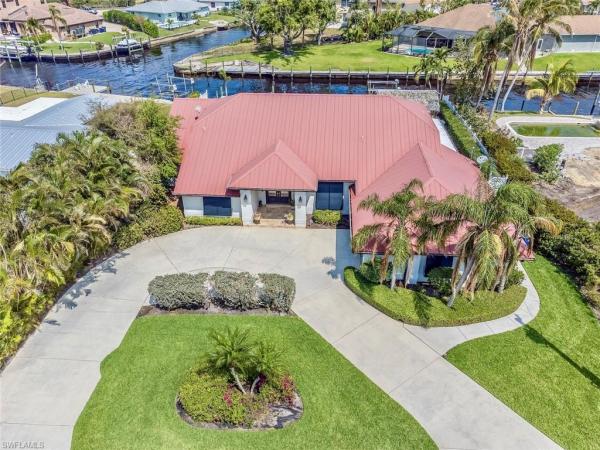 Sunset Cove, 547 Bayside Dr, Fort Myers, Florida 33919, image 1