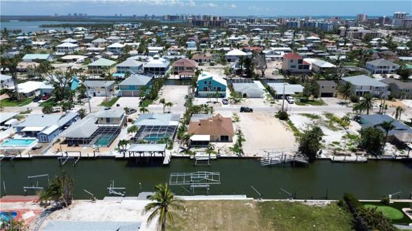 Santini Cross, 189 Curlew St, Fort Myers Beach, Florida 33931, image 1