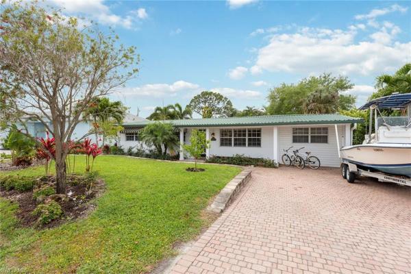 Gulf Acres, 1074 Illinois Dr, Naples, Florida 34103, image 1