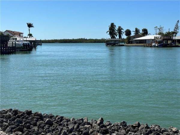 Isles Of Capri, 121 Jamaica Dr, Naples, Florida 34113, image 1