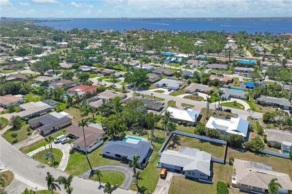 Tanglewood, 5054 Westminster Dr, Fort Myers, Florida 33919, image 1