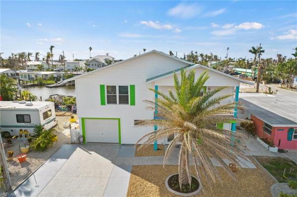 Crows, 2572 2nd St, Matlacha, Florida 33993, image 1