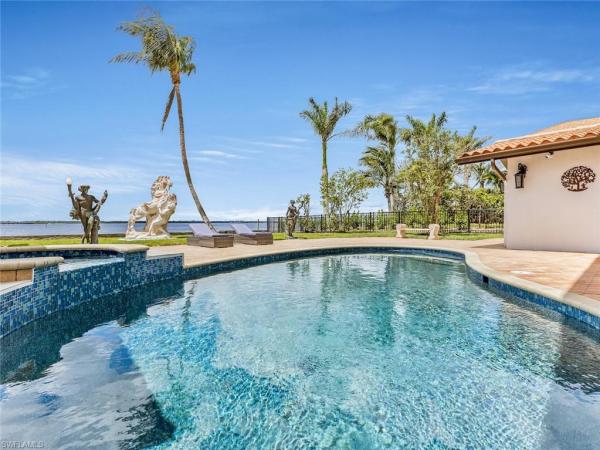 Seminole Estates, 3954 Riverside Dr, Fort Myers, Florida 33901, image 1