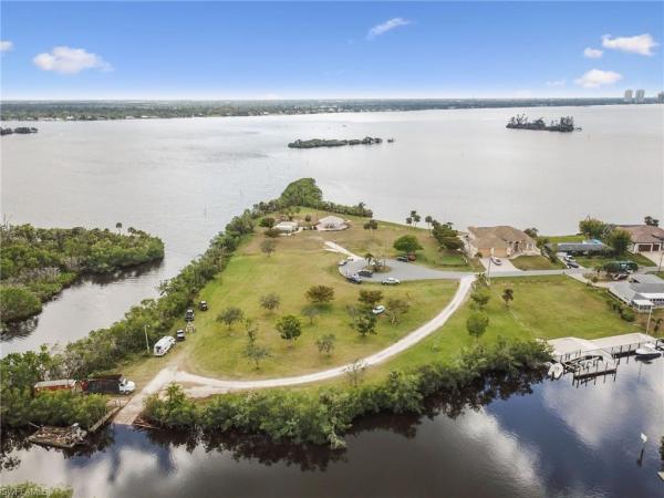 Yacht Club Colony, 1751 Castaway St, North Fort Myers, Florida 33917, image 1