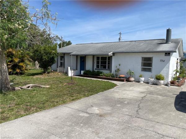 Berts Bayshore Manor, 224 Park Lane Dr, North Fort Myers, Florida 33917, image 1