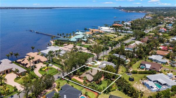 Sunset Cove, 5689 W Shaddelee Ln, Fort Myers, Florida 33919, image 1