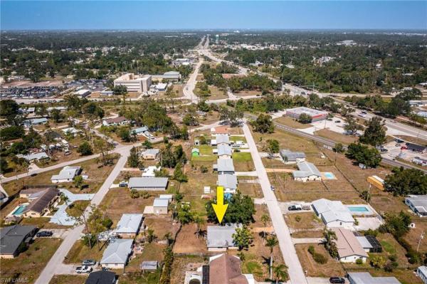Berts Bayshore Manor, 243 Lakeview Dr, North Fort Myers, Florida 33917, image 1