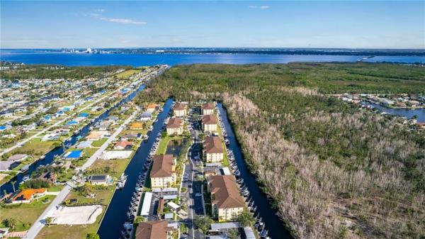 Island Cove Of Cape Coral, 1791 Four Mile Cove Pkwy #642, Cape Coral, Florida 33990, image 1