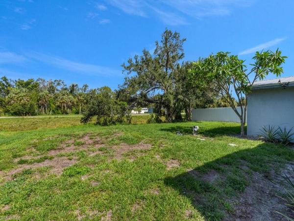 Bayshore Pines, 203 Chalmer Dr, Fort Myers, Florida 33917, image 1