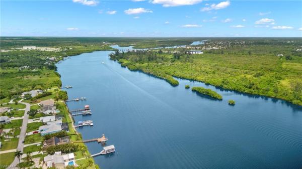 Kings Bay Estates, 17150 Waters Edge Cir, North Fort Myers, Florida 33917, image 1