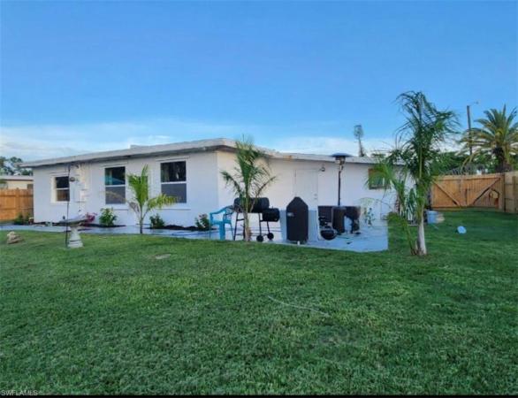 Fort Myers Villas, 2255 Aldridge Ave, Fort Myers, Florida 33907, image 1