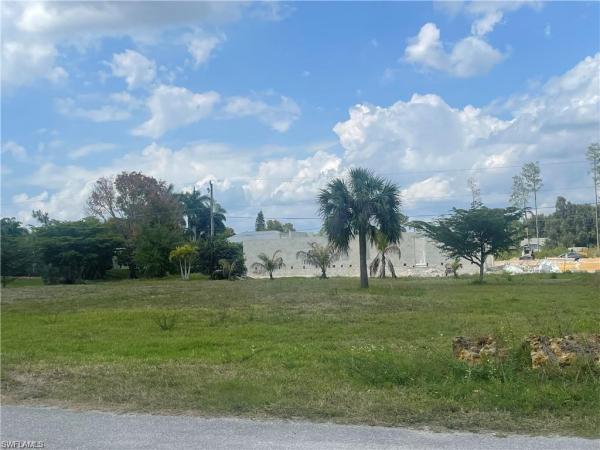 Florimond Manor, 6773 Eagle St, Fort Myers, Florida 33966, image 2