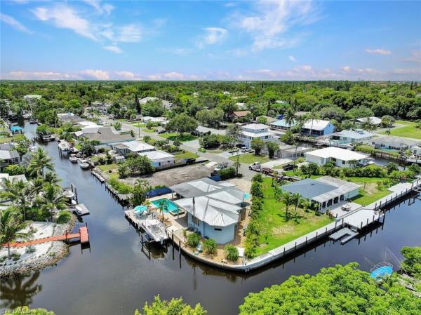 Gulf Shores, 2631 Riverview Dr, Naples, Florida 34112, image 1