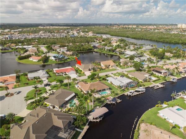 Town & River, 880 Town And River Dr, Fort Myers, Florida 33919, image 1