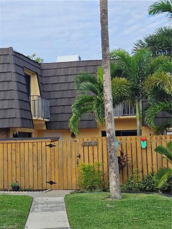 Parkwoods, 4039 Sandlewood Ln #4, Fort Myers, Florida 33907, image 1