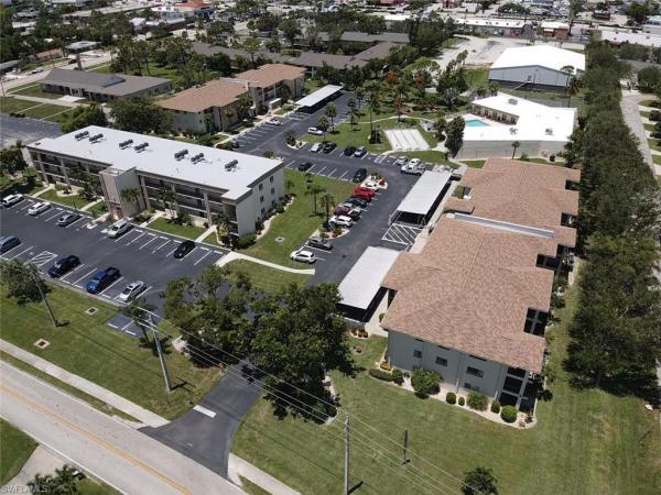 Carleton House, 2100 Barkeley Ln #16, Fort Myers, Florida 33907, image 1