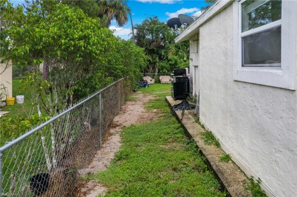 Naples Manor, 5290 Floridan Ave, Naples, Florida 34113, image 1