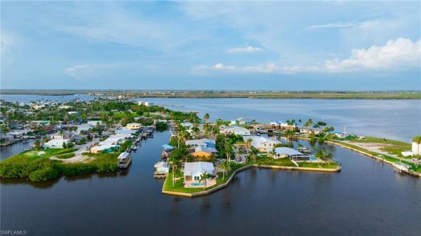 Crows, 2616 3rd St, Matlacha, Florida 33993, image 1