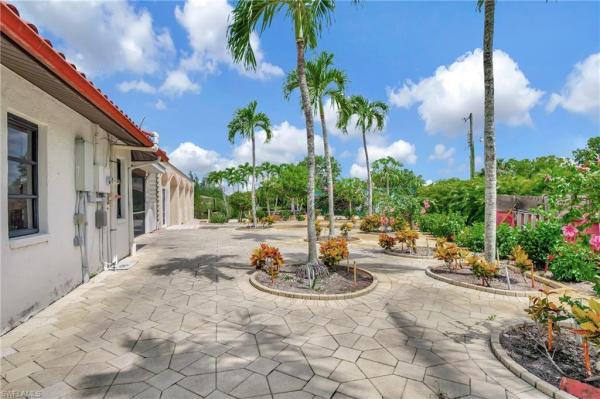Bell Villa, 12302 Isabella Dr, Bonita Springs, Florida 34135, image 1