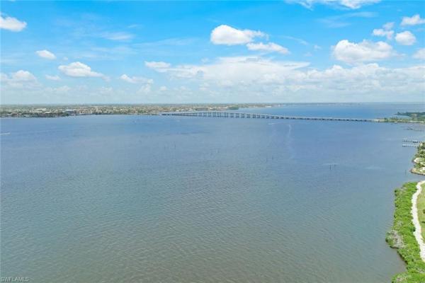 Town & River, 857 Town And River Dr, Fort Myers, Florida 33919, image 1