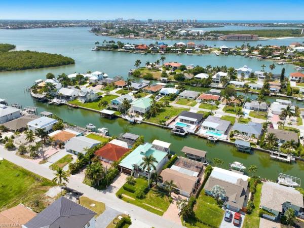 Isles Of Capri, 144 Trinidad St, Naples, Florida 34113, image 1