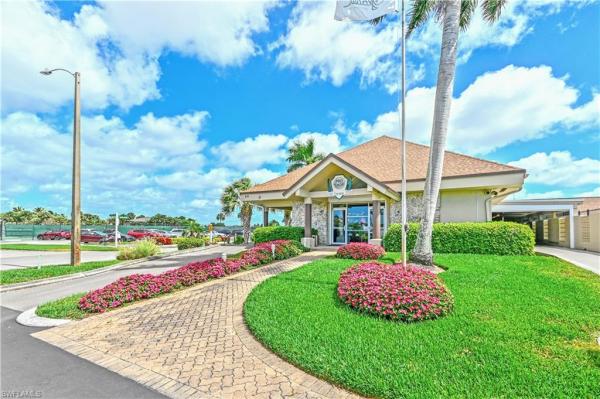 The Glades Golf & Country Club, 372 Palm Dr #492, Naples, Florida 34112, image 1