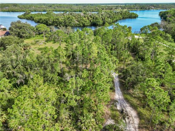 Fort Myers No HOA, 2330 Lazy River Ln, Fort Myers, Florida 33905, image 1