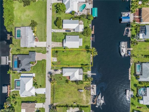 Fort Myers Shores, 2248 Santiago Ave, Fort Myers, Florida 33905, image 1