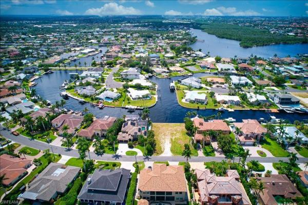 Town & River, 846 Cypress Lake Cir, Fort Myers, Florida 33919, image 1