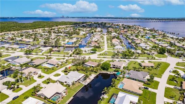 Cape Coral, 2274 27th St, Cape Coral, Florida 33904, image 1