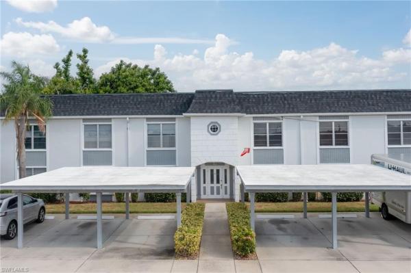Myerlee Gardens, 6880 Sandtrap Dr #4, Fort Myers, Florida 33919, image 1