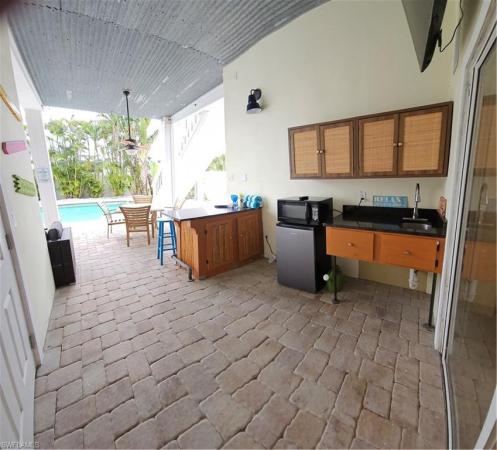 Hyde Park, 126 Gulfview Ave, Fort Myers Beach, Florida 33931, image 1