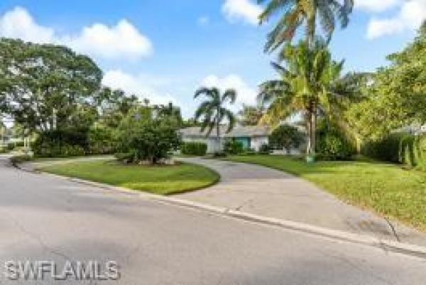 Park Shore, 555 Whispering Pine Ln, Naples, Florida 34103, image 1