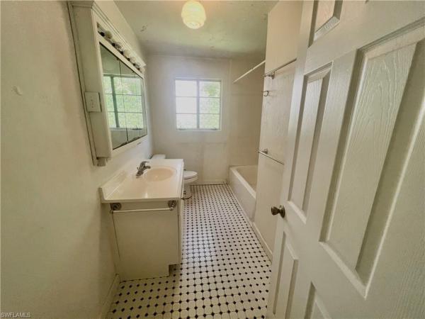 Edison Manor, 1429 Sandra Dr, Fort Myers, Florida 33901, image 2