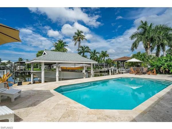 Laguna Shores, 121 Estrellita Dr, Fort Myers Beach, Florida 33931, image 1
