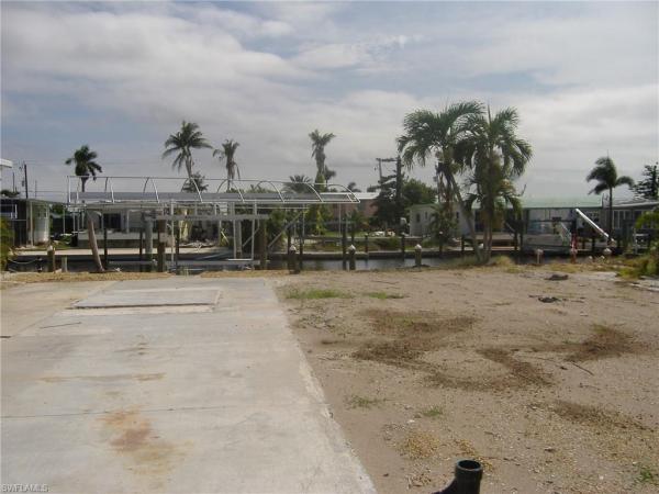 Cherry Estates, 2960 Binnacle Ln, Other, Florida 33956, image 1