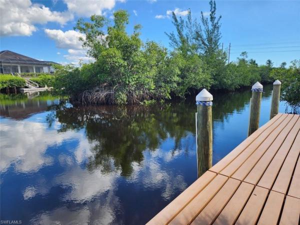 Island Park Woods, 6127 Lake Front Dr, Fort Myers, Florida 33908, image 1