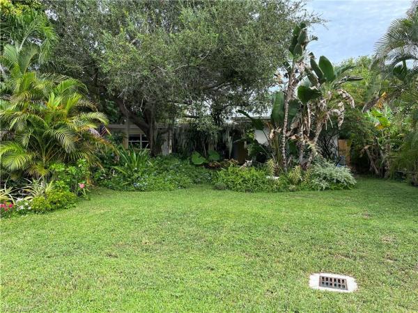Gulf Acres, 1039 Wisconsin Dr, Naples, Florida 34103, image 1