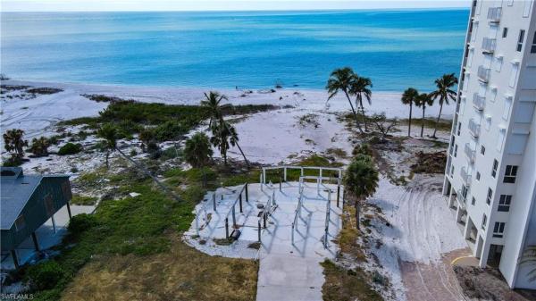 Grand Ole Man, 7944 Estero Blvd, Fort Myers Beach, Florida 33931, image 1