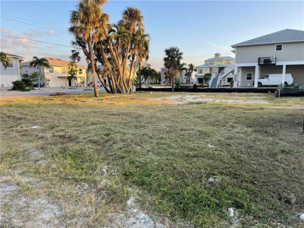 Laguna Shores, 7950 Buccaneer Dr, Fort Myers Beach, Florida 33931, image 1