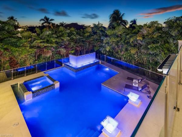 The Moorings, 292 Bahia Pt, Naples, Florida 34103, image 1