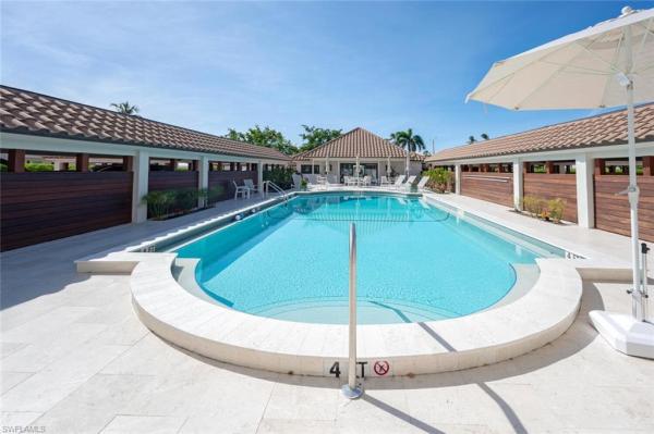 Spindrift Club, 2600 N Gulf Shore Blvd #36, Naples, Florida 34103, image 1